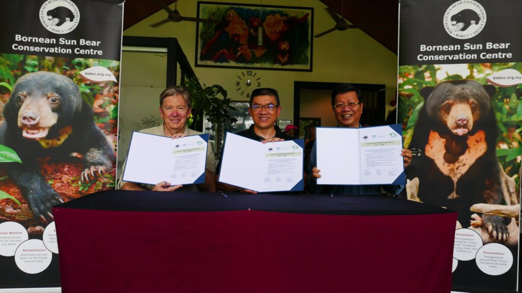 After the signing of the International Wildlife Agreement by David Kerr, Dr. Wong Siew Te and Albert Teo