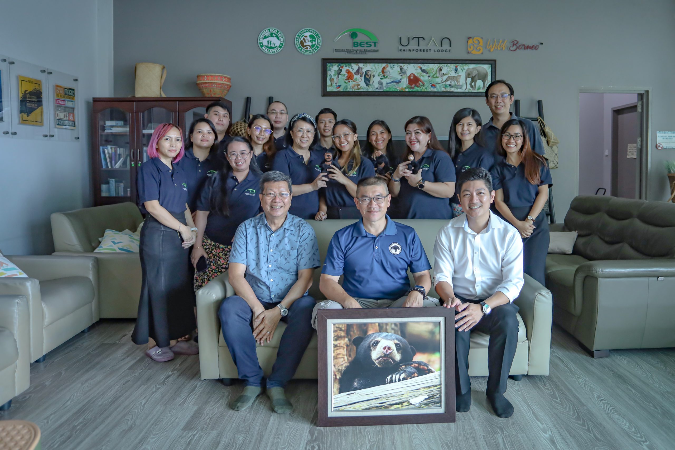group photo with Dr. Wong Siew Te